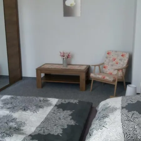 U Zlate Koruny Apartment *
