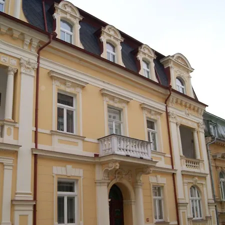 U Zlate Koruny Apartment
